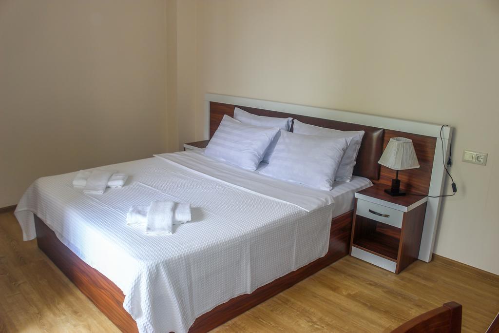 Golden Fleece Hotel Ureki Extérieur photo